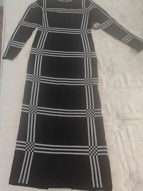 Jolie & Joy Black & White Plaid Long Sleeve Midi Dress